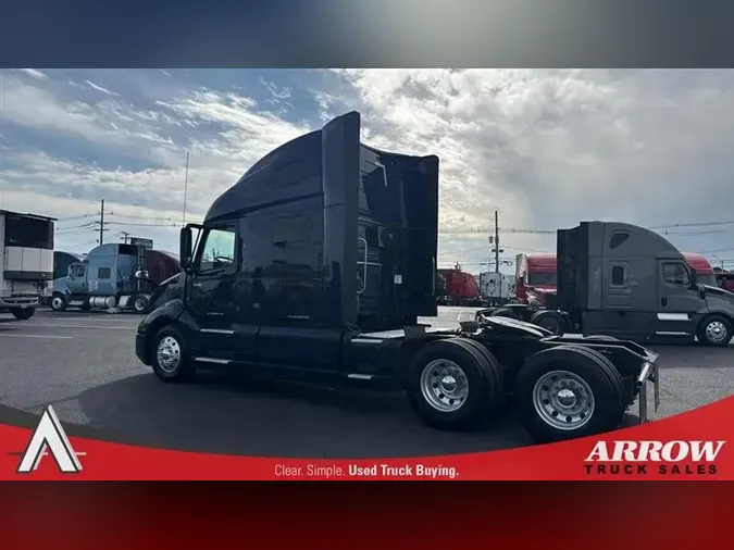 2022 VOLVO VNL760