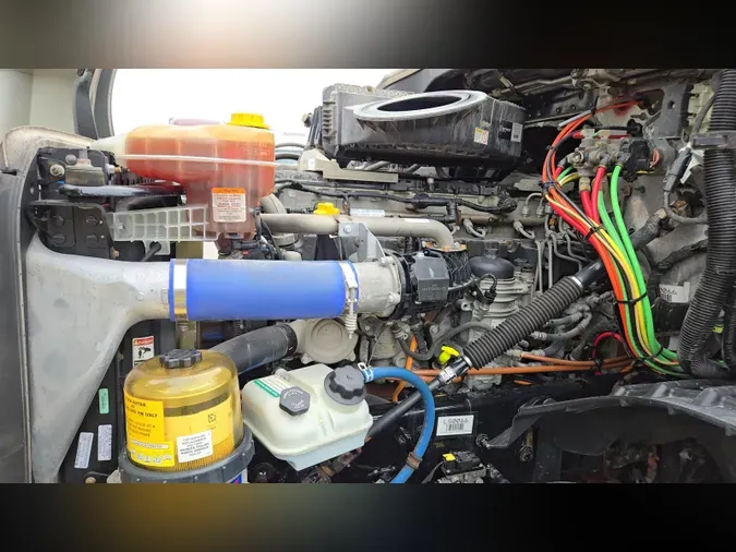 2020 Freightliner Cascadia 126