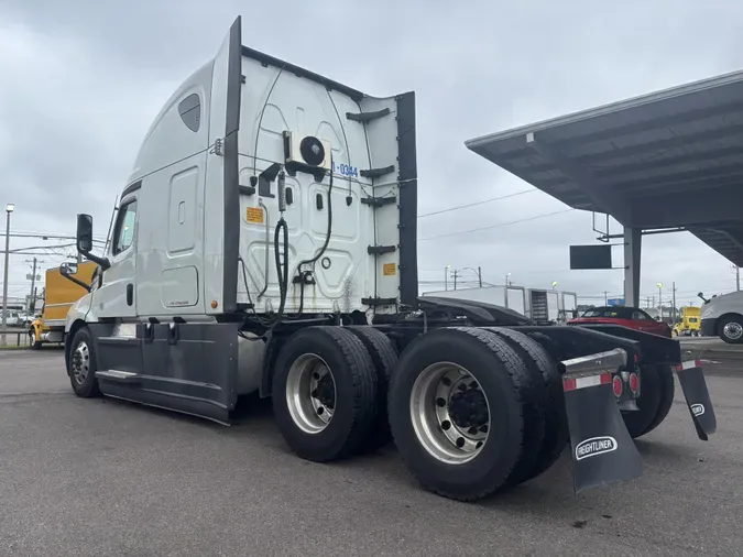 2021 Freightliner Cascadia