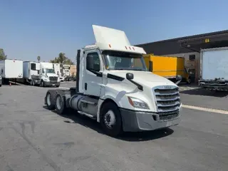 2018 Freightliner T12664ST