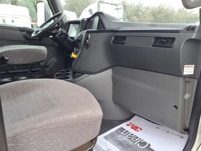 2020 NAVISTAR INTERNATIONAL LT625 SLPR CAB