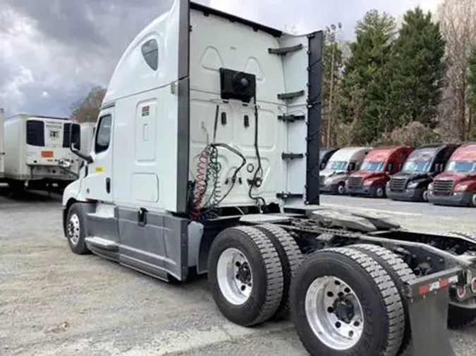 2020 Freightliner Cascadia