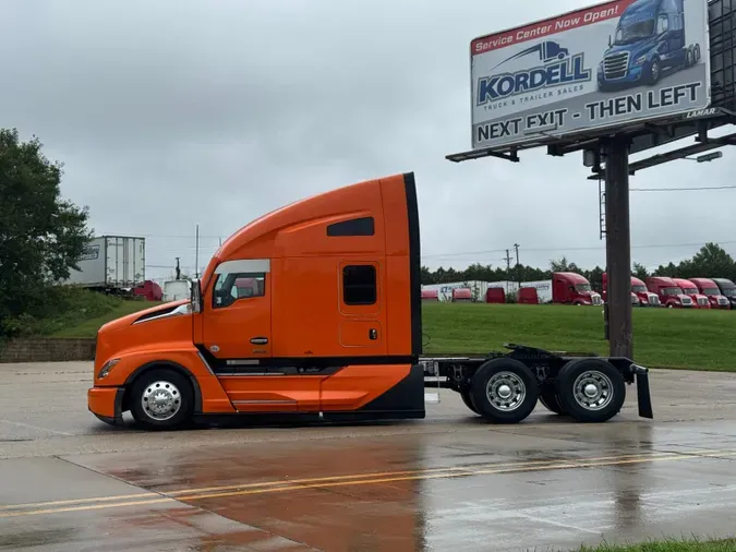 2024 KENWORTH T68055d7d110872da528a0fc5046647eb4d4