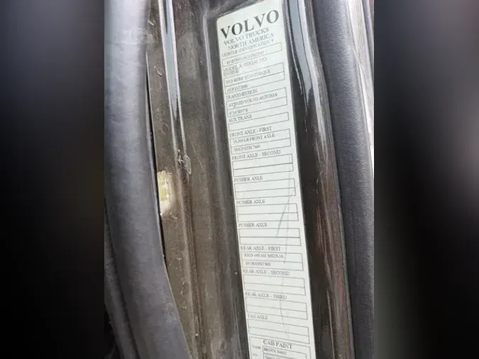 2016 VOLVO VNL64T300