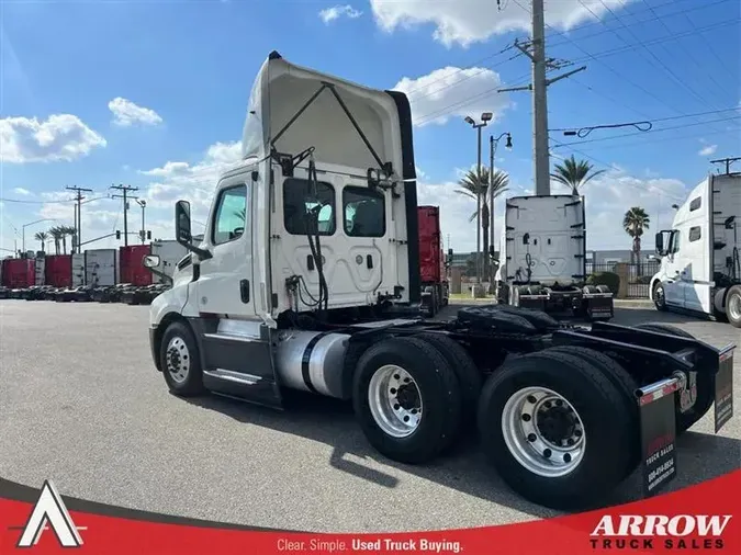 2020 FREIGHTLINER CA126