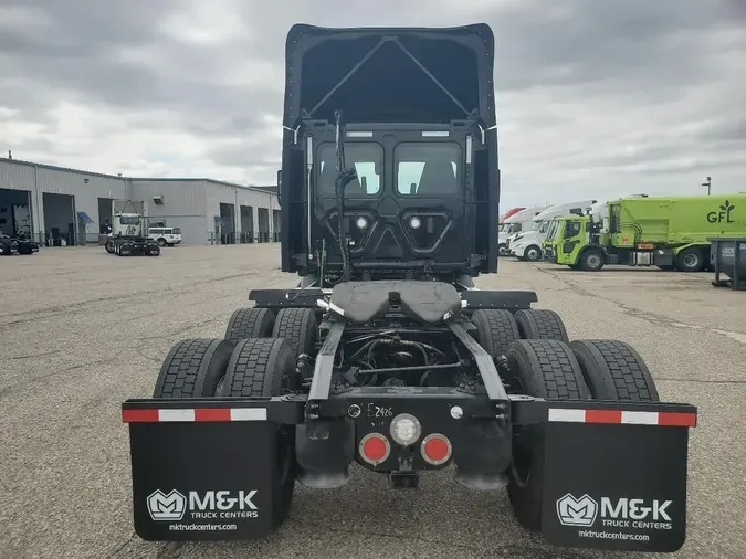 2022 FREIGHTLINER Cascadia 116