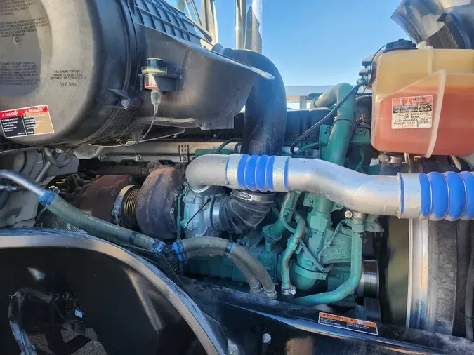 2023 VOLVO VNL64T76055e2f4d3959c69963c4f61b5b77a8d94