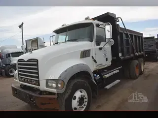 2012 MACK GRANITE GU713