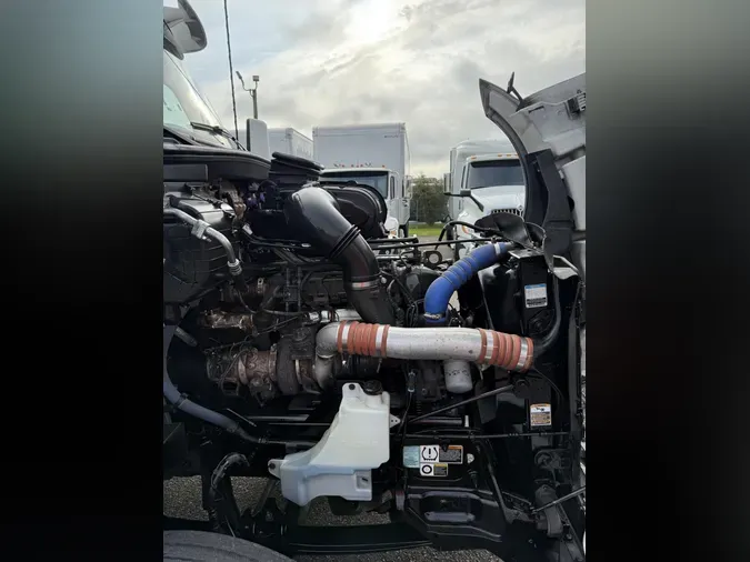 2023 Peterbilt 579