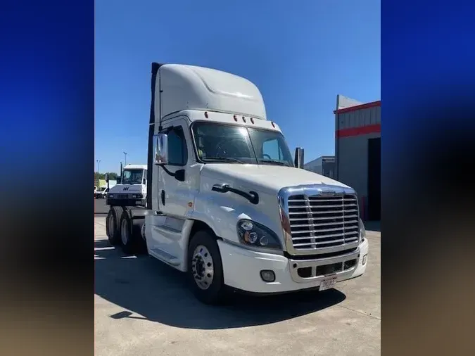 2019 FREIGHTLINER/MERCEDES CASCADIA 125