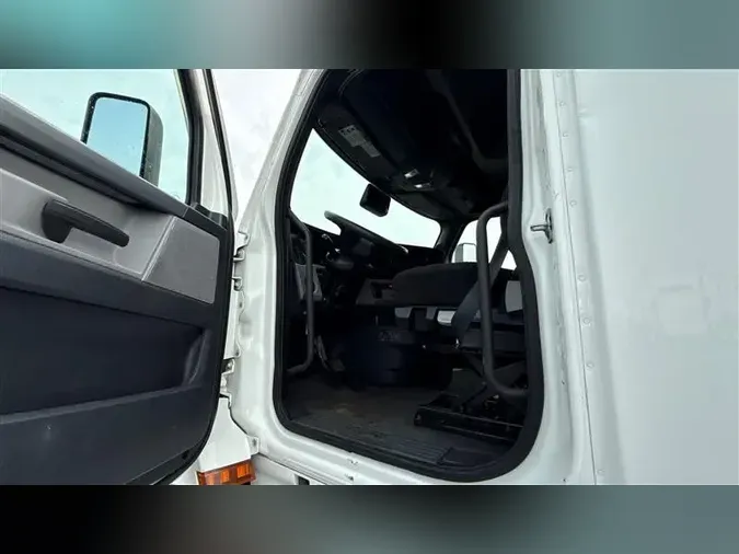 2020 FREIGHTLINER CA126