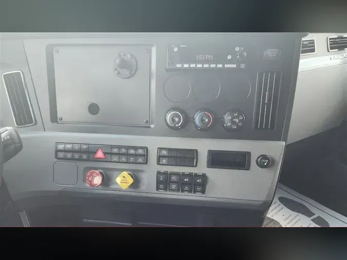 2022 FREIGHTLINER CA126