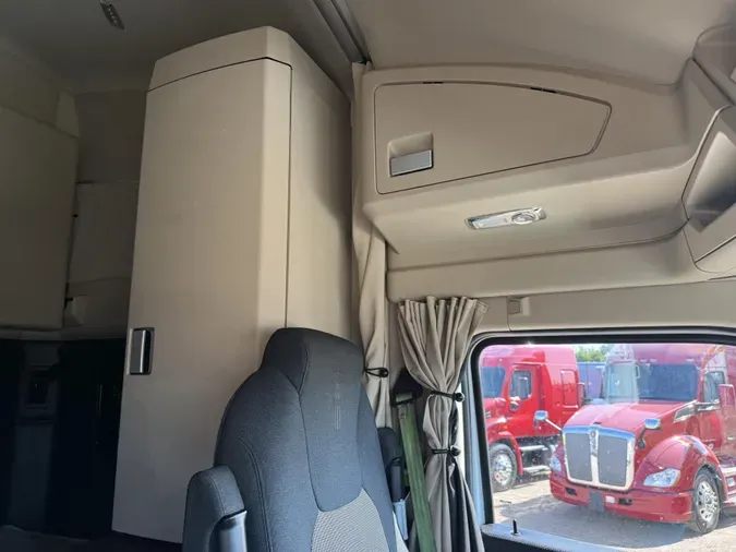 2023 Kenworth T680