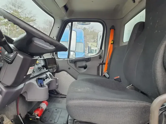 2019 FREIGHTLINER/MERCEDES M2 106