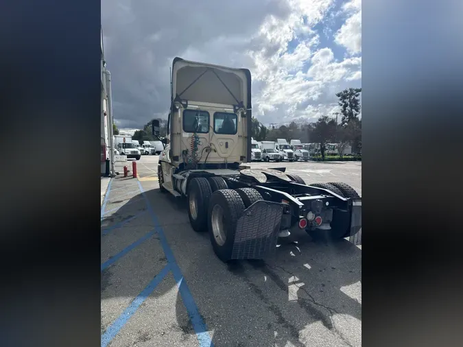 2019 FREIGHTLINER/MERCEDES CASCADIA 125