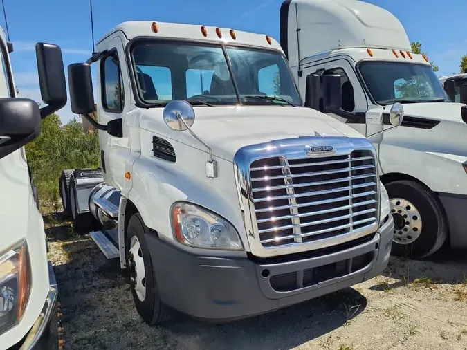 2018 FREIGHTLINER CASCADIA PX11364ST