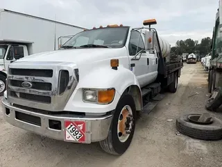 2005 FORD F750 SD