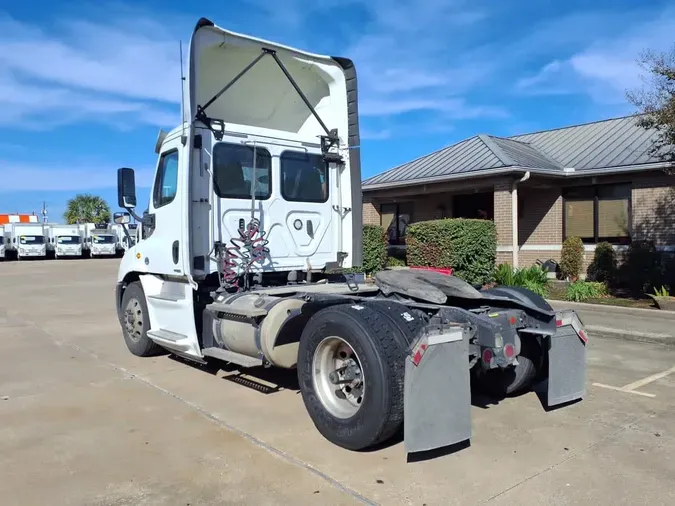 2019 FREIGHTLINER/MERCEDES CASCADIA 113