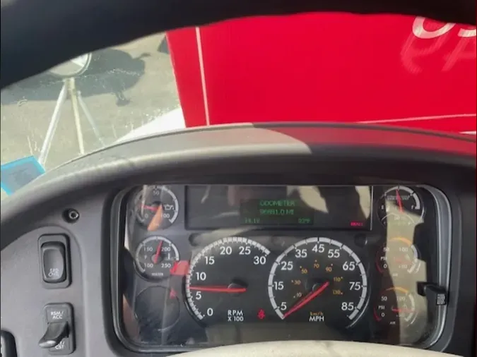 2018 FREIGHTLINER M2 106