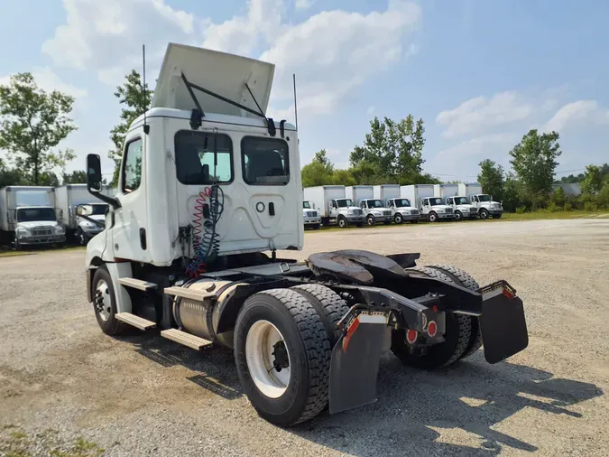 2020 FREIGHTLINER/MERCEDES NEW CASCADIA 126