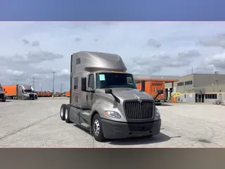 2022 International LT