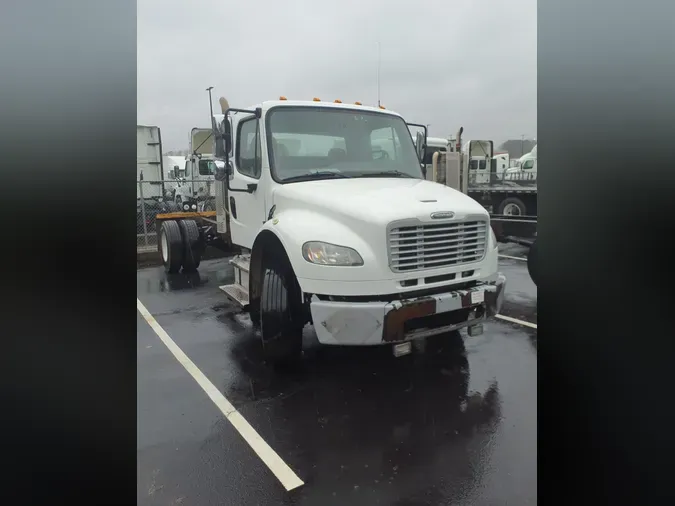 2014 FREIGHTLINER/MERCEDES M2 106