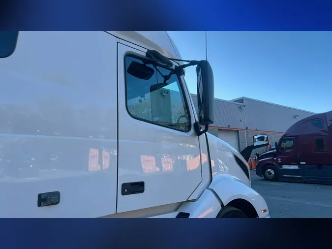 2023 Volvo VNL 760