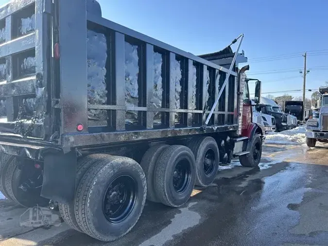 2003 VOLVO VHD104F300