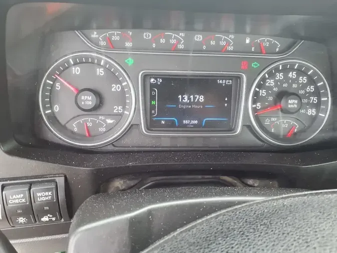 2019 NAVISTAR INTERNATIONAL LT625 DAYCAB T/A