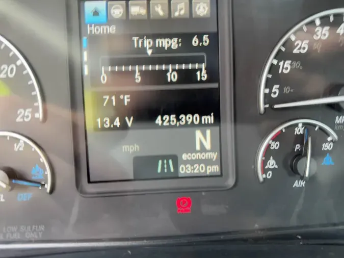 2020 Freightliner Cascadia 126