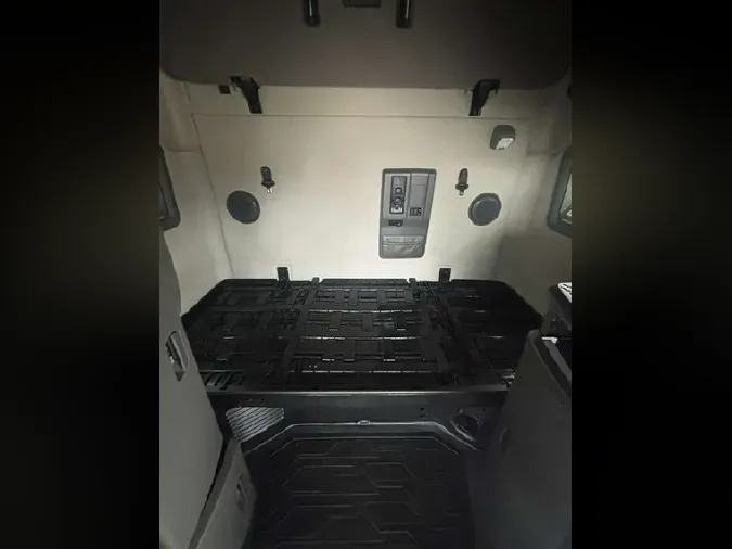 2020 VOLVO VNL64T760