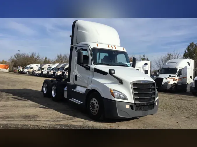 2019 Freightliner Cascadia56266bf7788b6c3b17b78af9c35d7ef3