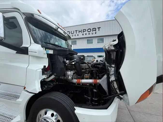 2020 Freightliner Cascadia 126