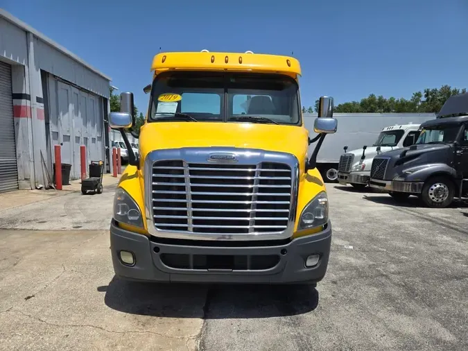 2019 FREIGHTLINER CASCADIA 113