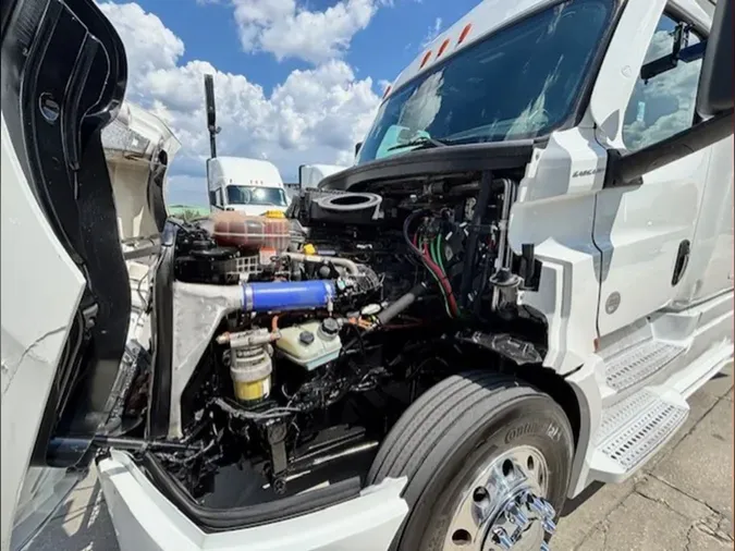 2022 Freightliner Cascadia 126