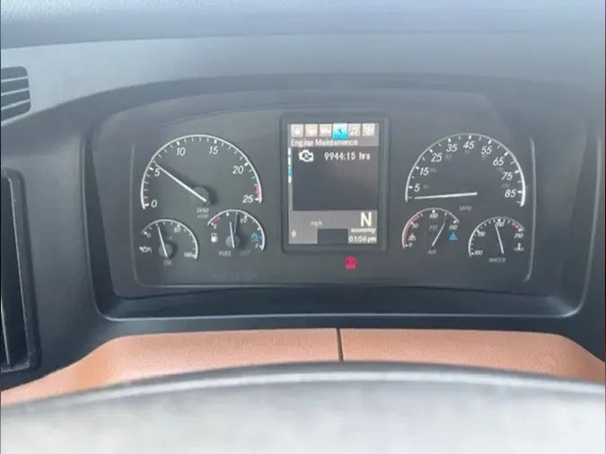 2021 Freightliner Cascadia 126
