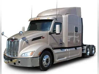 2023 Peterbilt 579