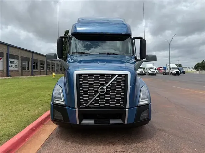 2021 VOLVO VNL760
