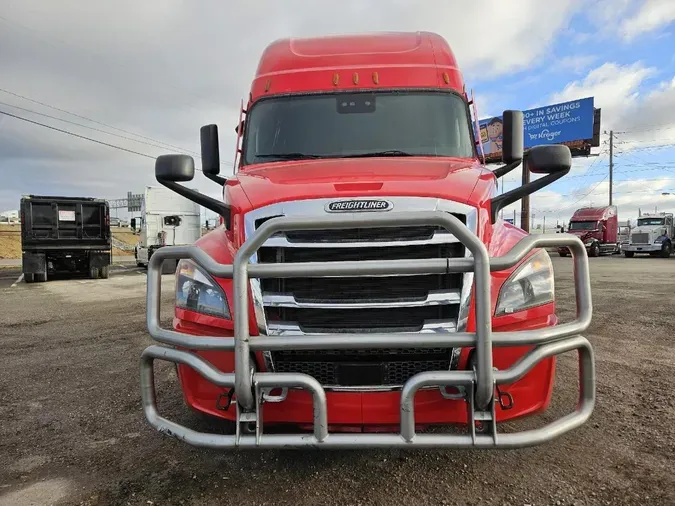 2021 FREIGHTLINER Cascadia 126