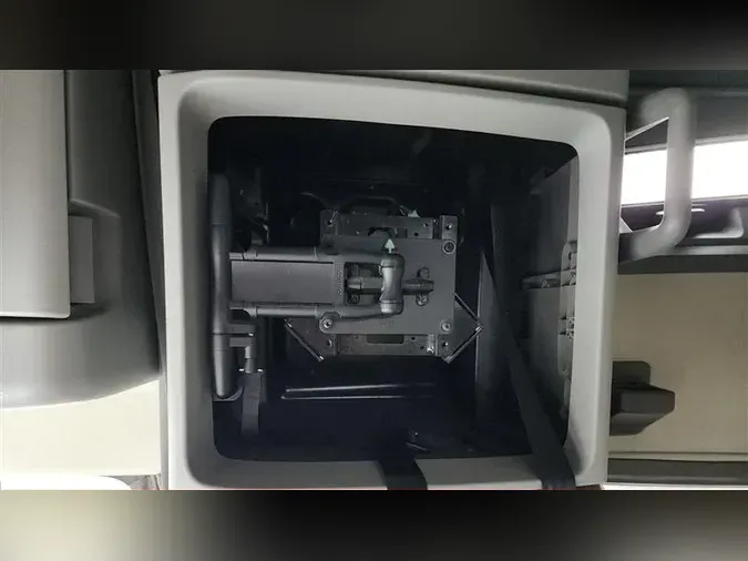 2022 VOLVO VNL760