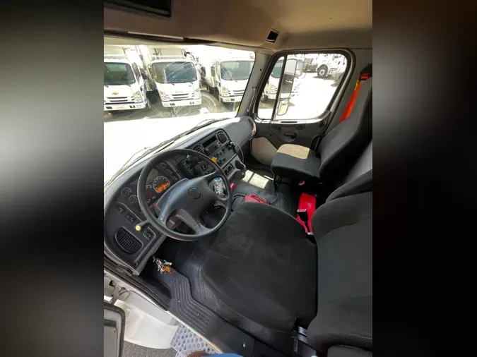 2021 FREIGHTLINER M2 106
