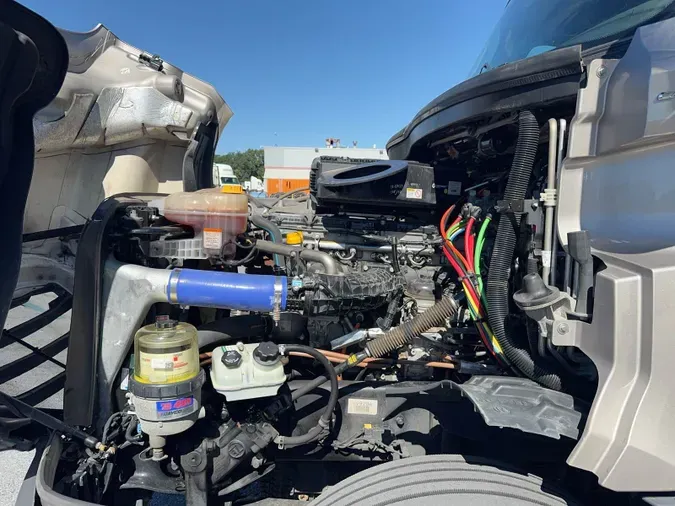 2025 Freightliner Cascadia 126