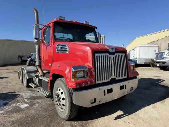 2017 WESTERN STAR 4700