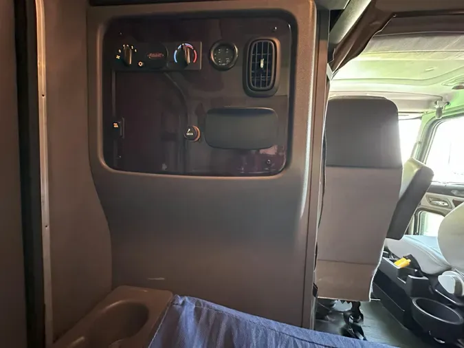 2021 Peterbilt 389