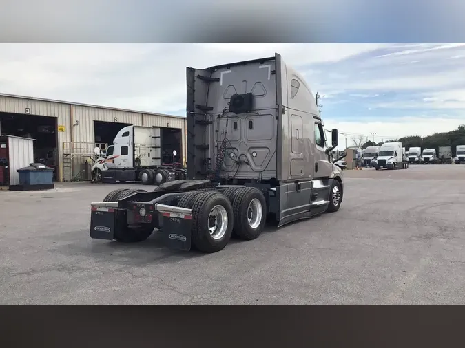 2023 Freightliner Cascadia 126