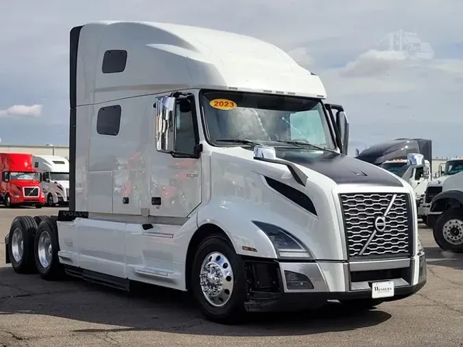 2023 VOLVO VNL64T760