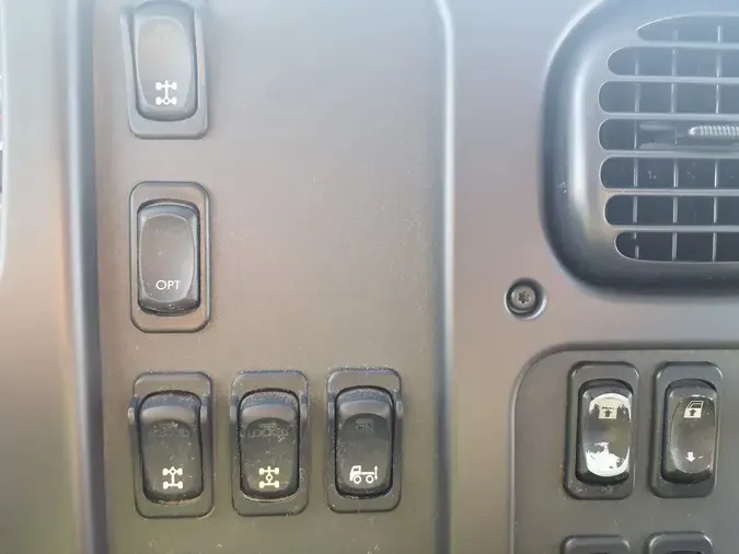 2016 FREIGHTLINER M2 106