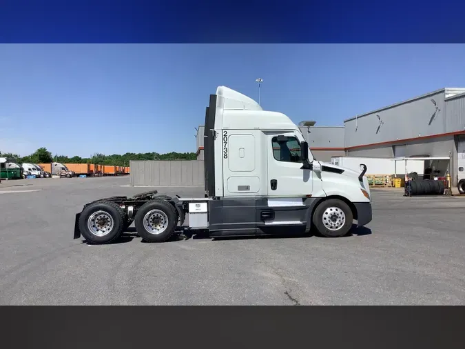 2021 Freightliner Cascadia 126