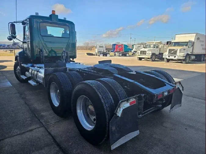 2017 MACK CXU613