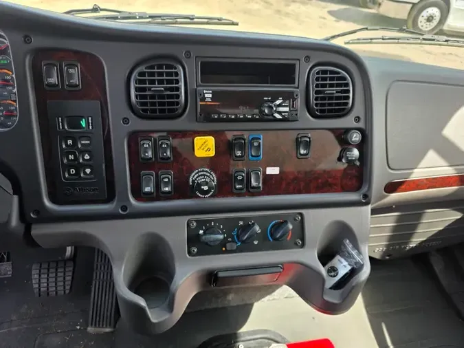 2020 FREIGHTLINER/MERCEDES M2 106